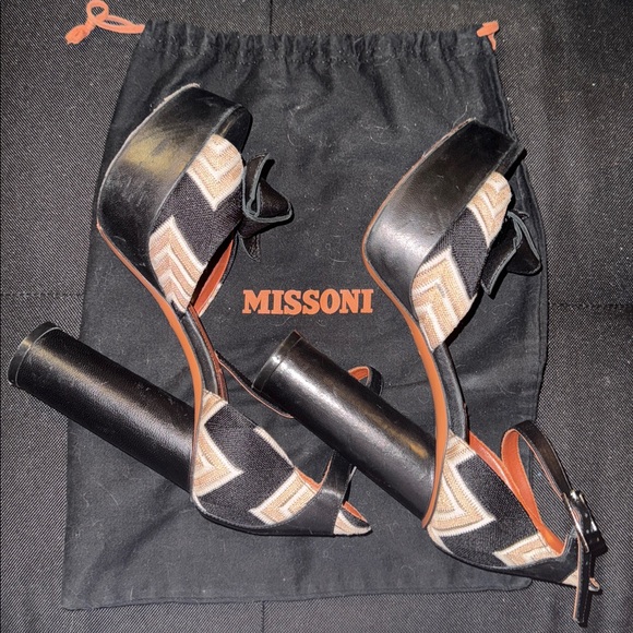 Vintage Missoni chevron-patterned platform heels with a bow accent - Picture 11 of 11